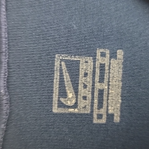 Men's Nike Pro Shirts - Picture 5 of 6